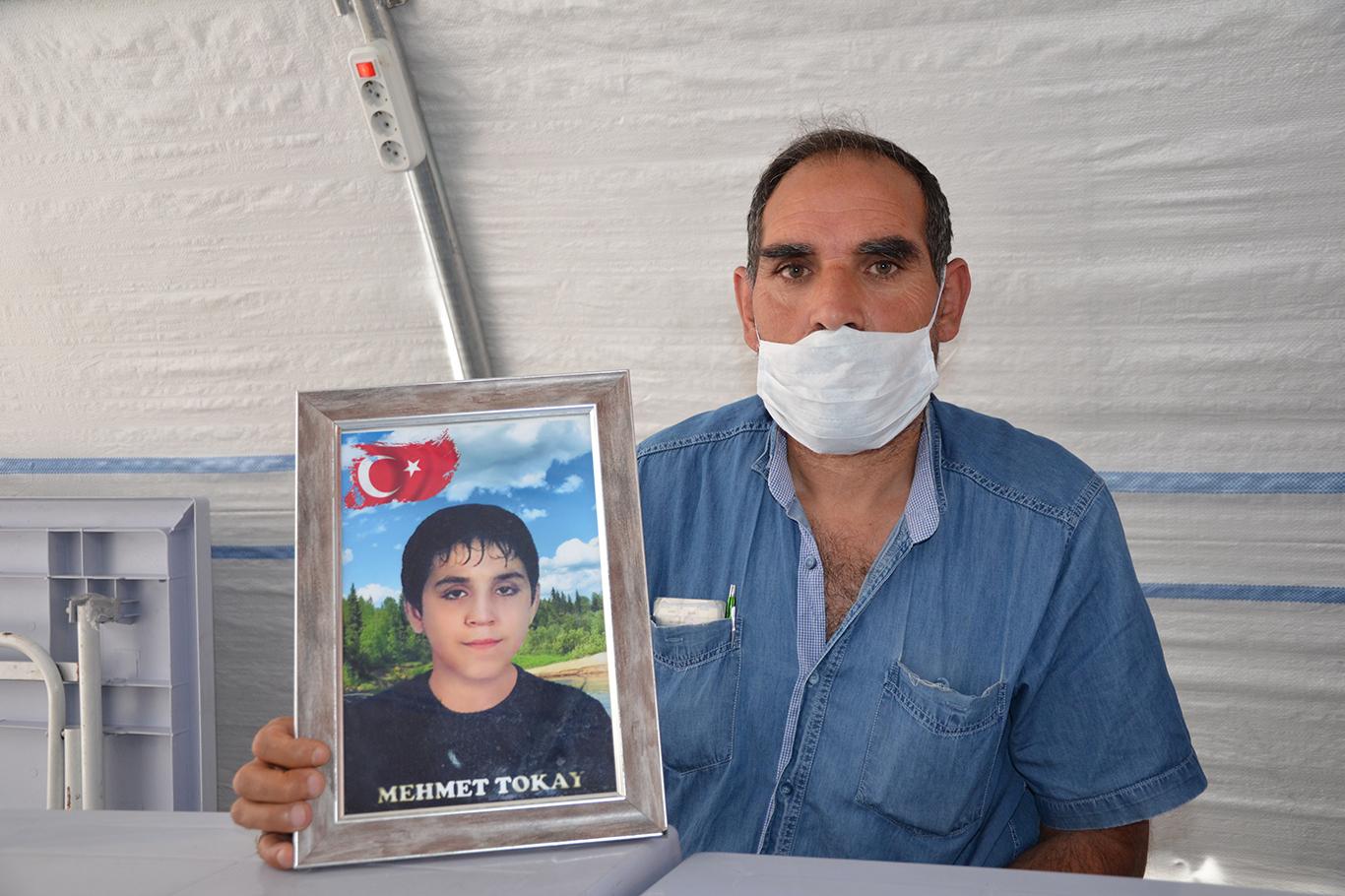  Evlat nöbetindeki baba: HDP'liler evime gelip fotoğrafımı çekip, tehdit etti